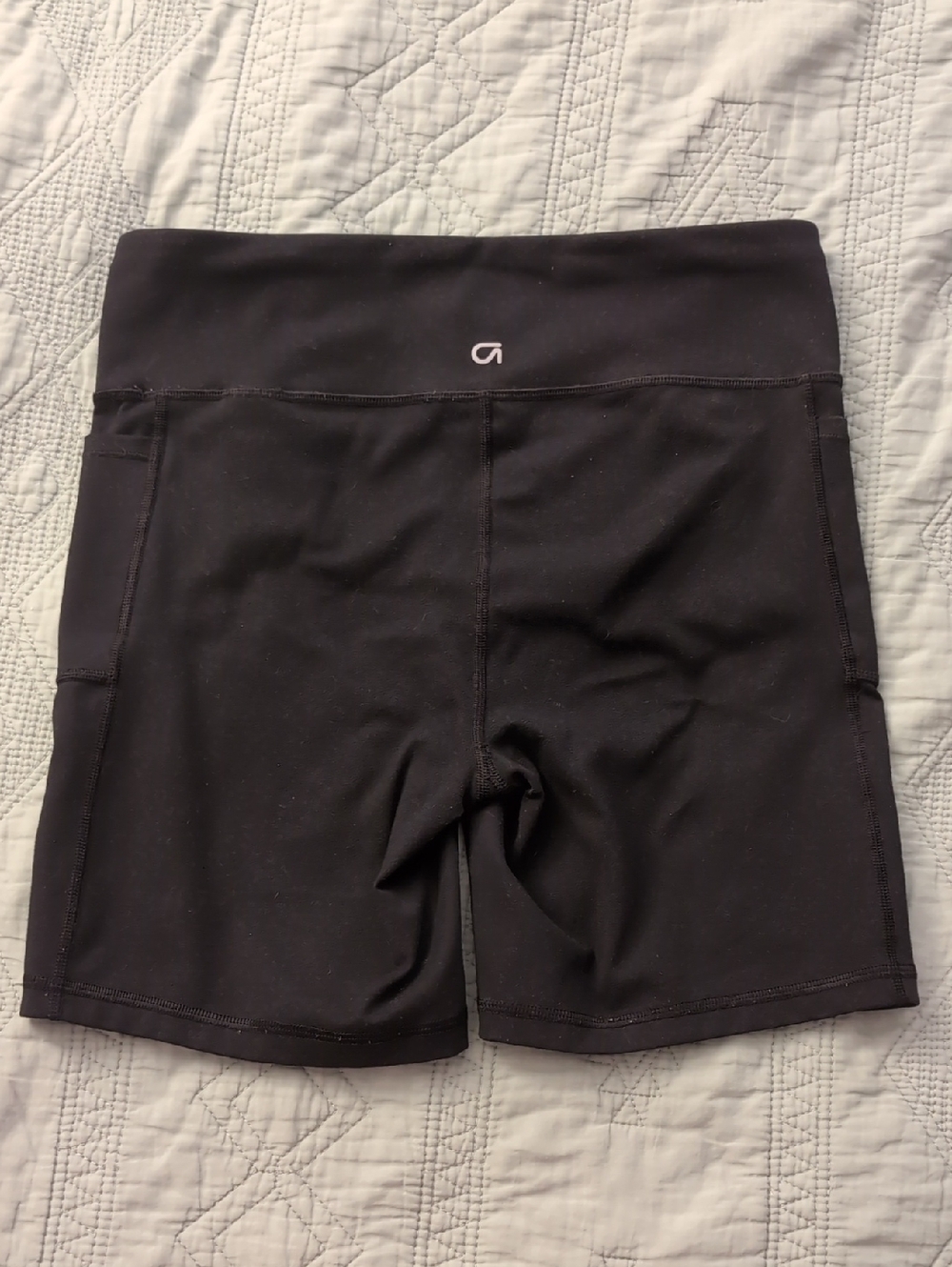 Gap GapFit High Rise Blackout Bike Shorts Pocket Shorts Size Small - Picture 2 of 9